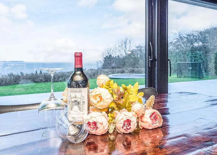 10 Person In Nyaraló *